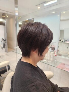 アクシス 三軒茶屋本店(AXIS) 大人ショート/レイヤー/白髪染め