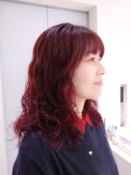 ユーリ(JUURI) パーマ/レッドカラー/赤髪