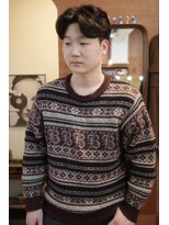 エディ(Edy)&nbsp;メンズセンターパートカルマパーマ刈り上げ韓国ヘアカルマヘア