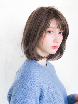 ルティア(Lutia) ゆるふわミディ アッシュベージュ