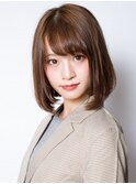 厚めバングがかわいい内巻きワンカールフェミニンボブ