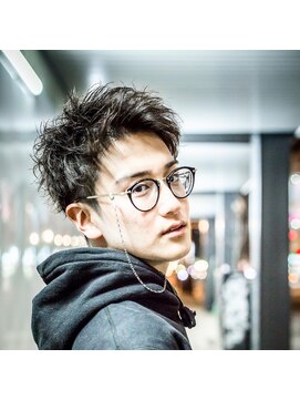 ジェイドゼロウィズアクロス(JADE -zero- with AKROS) ツーブロックジェットモヒカンフェード刈り上げメンズ