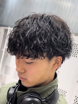 フィフス トウキョウ (fifth TOKYO) センターパートツイストスパイラルパーマメンズマッシュパーマ