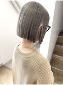 ハイトーンの切りっぱなしボブ