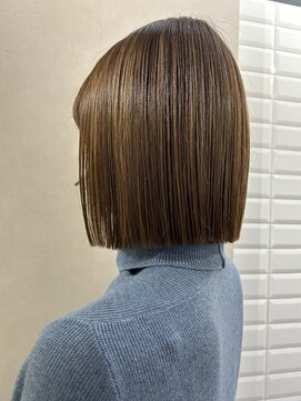 ハブ(hub) 【天神今泉】ぱっつんボブ