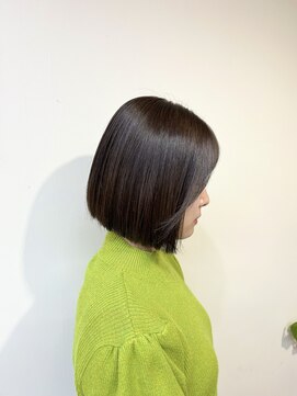 リラ バイ クオーレ(LIRA by CUORE) 丸みボブ×グレージュ