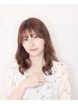 アンベリールフルー(EMBELLIR fleur)&nbsp;フェミニンカールスタイル　３０代４０代５０代　表参道