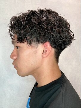 リコラックスビー(LICO LUXBE) スパイラルパーマ 刈り上げ高め