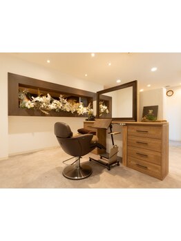 経験豊富なスタイリストによる完全マンツーマン施術☆周りを気にせずゆったりした時間を過ごせるのが魅力♪