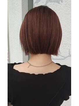 エル(elu) 軽いラインのあるボブ