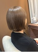 白髪をぼかしながら楽しむオリーブ×シルバーカラー