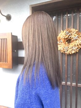 【お子様同伴可】おしゃれで可愛いが沢山詰まった店内で、髪も心も優しく包み込みます♪