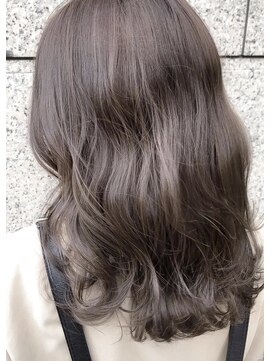 エレノア 博多ANNEX(Eleanor) 透明感の可愛いダークトーンのシルバーグレージュ