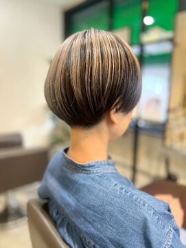 イヨーク 西原店(IYOHK) 立体感際立つハイライトボブ