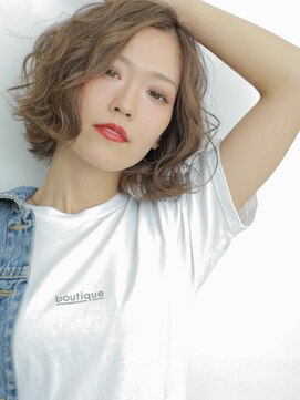 ブティック(boutique) ラフ＆カジュアルなくせ毛風ミディ