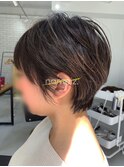 【横浜美容室ネイミーズ】耳かけ色気のある大人ショートヘア
