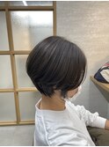 ふんわりクールショート×寒色系グレージュ