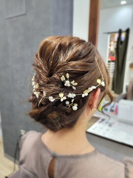 ワンス(Once) シニヨンアレンジ