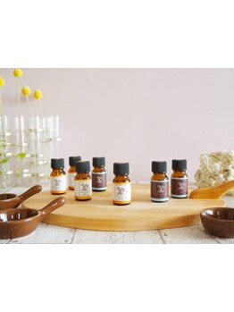 天然100%のピュアオイルを使い、香りとマッサージで寛ぎのひとときを…。健やかな頭皮環境へと導きます。