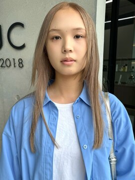 セル(CELL) ミルクティーベージュ　ロングレイヤー　顔周りカット　ブリーチ