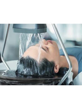 話題の“頭浸浴”あり◎頭皮の汚れをしっかり落とし、髪の芯から美しく。思わず触りたくなるような髪へ