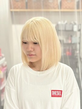 カラ ヘアーサロン(Kala Hair Salon) ホワイトブロンド