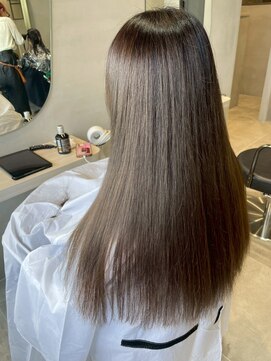 ジェコ ブラン(gecko. brun) 髪質改善ストレートロング/透明感グレージュ/艶 #武蔵小山美容室