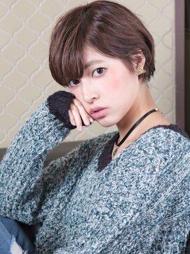 パティオン(PATIONN) 30代40代クラシカルモードミルクティーカラー前下がりショート