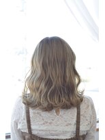 ヘアアンドメイク ムーア(Muuua)&nbsp;くすみ感を抑えたハイトーンベージュ