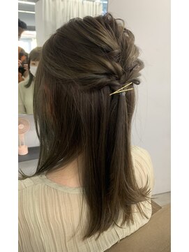 ヘアー アイス 御器所本店(HAIR ICI) 艶×寒色×ハーフアップアレンジ