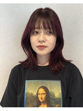 リア(Lia by KENJE) ワインレッド♪顔まわりカット　暖色カラー　ウェーブヘア