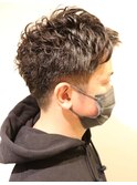 【 Ｉ. 】 黒髪短髪パーマ 刈り上げ　爽やかメンズ 無造作　川口