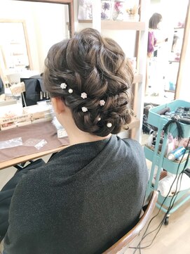 ロカット サロン(Roquat Salon) シニヨンロングヘアアレンジ【ヘアアレンジ　立川/立川南/袴】