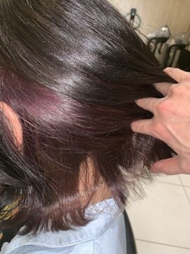 ヘアアンドビューティー クアトロ 戸祭店(QUATRO) インナーカラー