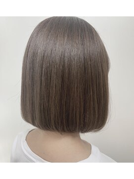 エキップクーラージュグラン 透け感グレージュ＋ボブ