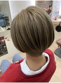 20代30代/ベージュ×柔らかハイトーンベージュ/ハイトーンカラー