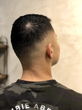 バーバー ヤマミチ(BARBER YAMAMICHI) ＜理容室＞0ミリ　スキンフェード