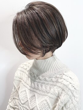 ステア ケース(stair case) 大人かわいいセンターパートショートボブハンサムショート銀座