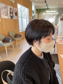 ヘアーエスクールエミュ(hair S. COEUR emu) 丸みショートボブ