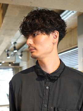 キュー(Cue_) メンズ無造作波巻きパーマツイストスパイラル骨格矯正カット