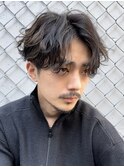 大人の波巻きスパイラルパーマミディアムロングメンズカットヘア
