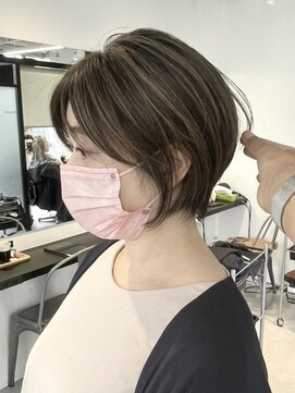 白髪ぼかしハイライト/ショートカット/40代50代/【北堀江】