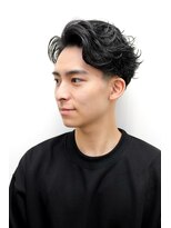 ヨファ ヘアー(YOFA hair)&nbsp;メンズカット刈り上げセンターパートサーフカール0104