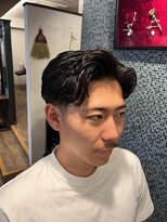 ワンワンオー バーバーショップ 長浜店(@110 BARBER SHOP)&nbsp;大人の色気漂う「ニュアンスパーマ・センターパート」
