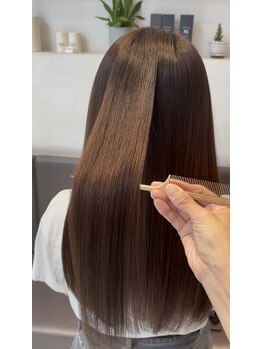 ブルームフラワーズ(BLOOM FLOWERS)の写真/毛髪を内部から補修し、指通りなめらかで、思わず触りたくなる髪へ導く髪質改善treatment♪
