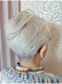 グレイヘア/ふんわりくせ毛を活かす/60代70代/ひし形ショート