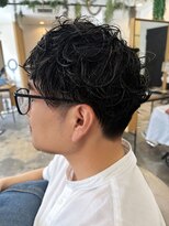 ボンドヘアステージ 良福寺店(BOND hair stage) 大きめスパイラルパーマで色気をプラス|大人のメンズスタイル