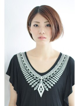 リプレイ(replay) 大人の気品を感じさせる魅惑的なスタイリッシュボブ