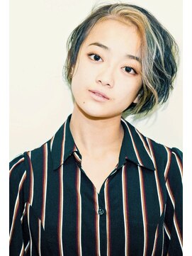 サリバン(Sullivan) 「Sullivan千葉」ショートデザイン 前髪ダブルカラー