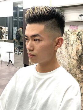 ビュー トウキョウ(VIEW TOKYO) スキンフェード×サイドパート×スパイラルパーマ